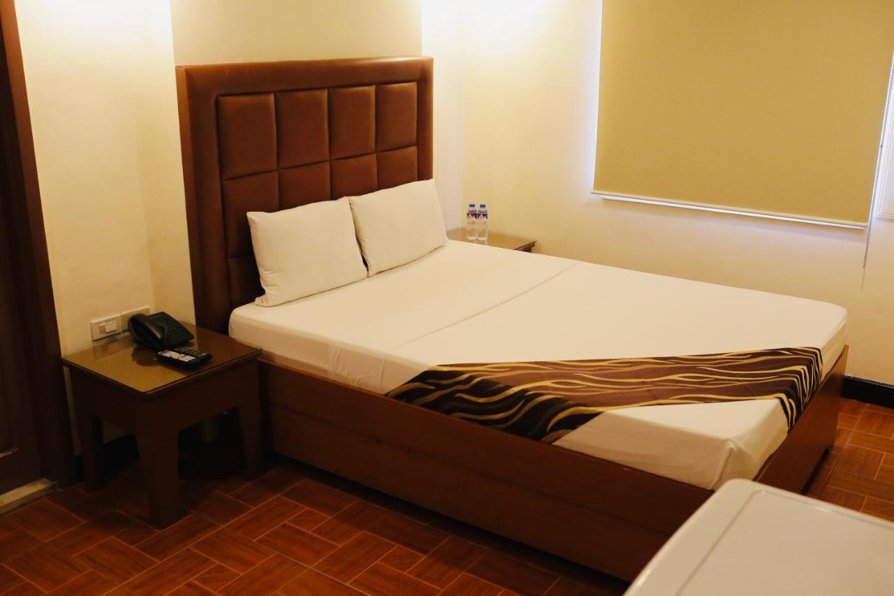Amalfi718 Hotel Lipa City Екстериор снимка
