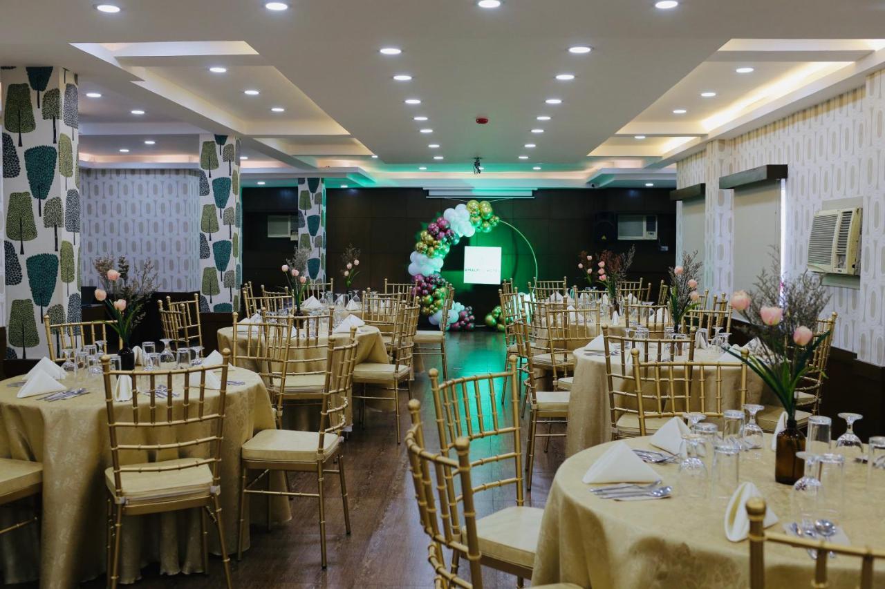 Amalfi718 Hotel Lipa City Екстериор снимка