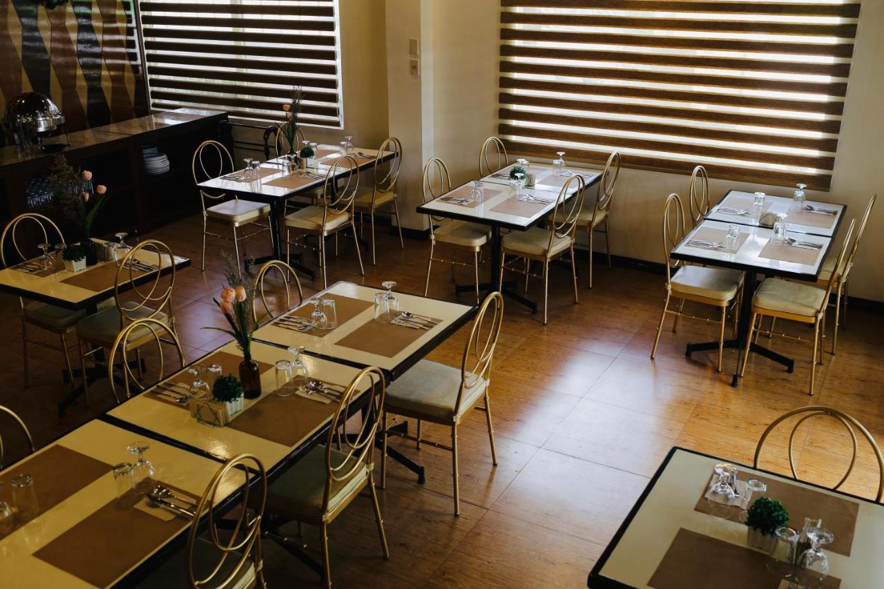 Amalfi718 Hotel Lipa City Екстериор снимка