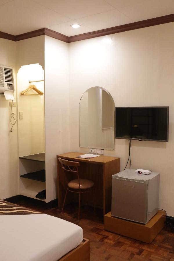 Amalfi718 Hotel Lipa City Екстериор снимка