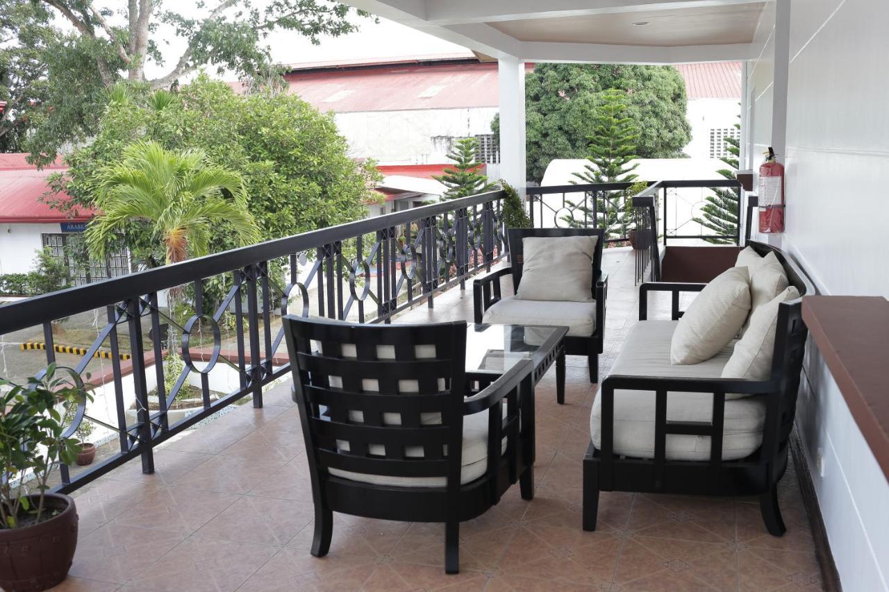 Amalfi718 Hotel Lipa City Екстериор снимка