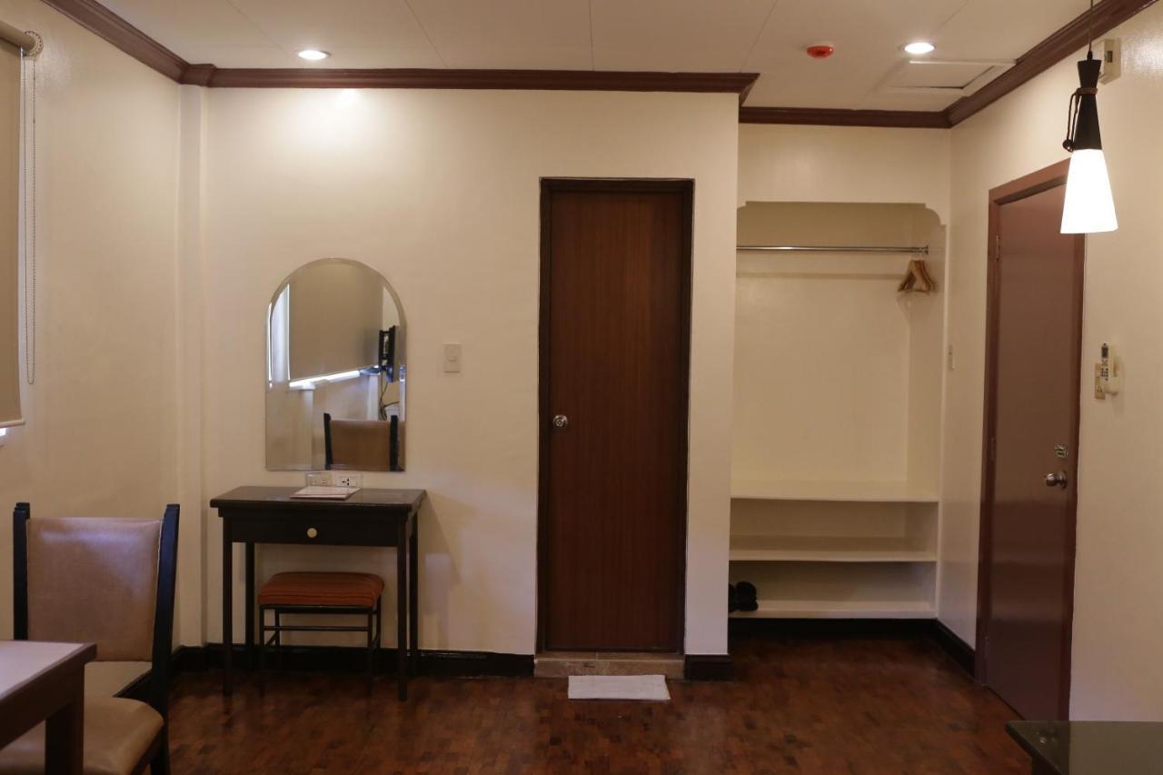 Amalfi718 Hotel Lipa City Екстериор снимка