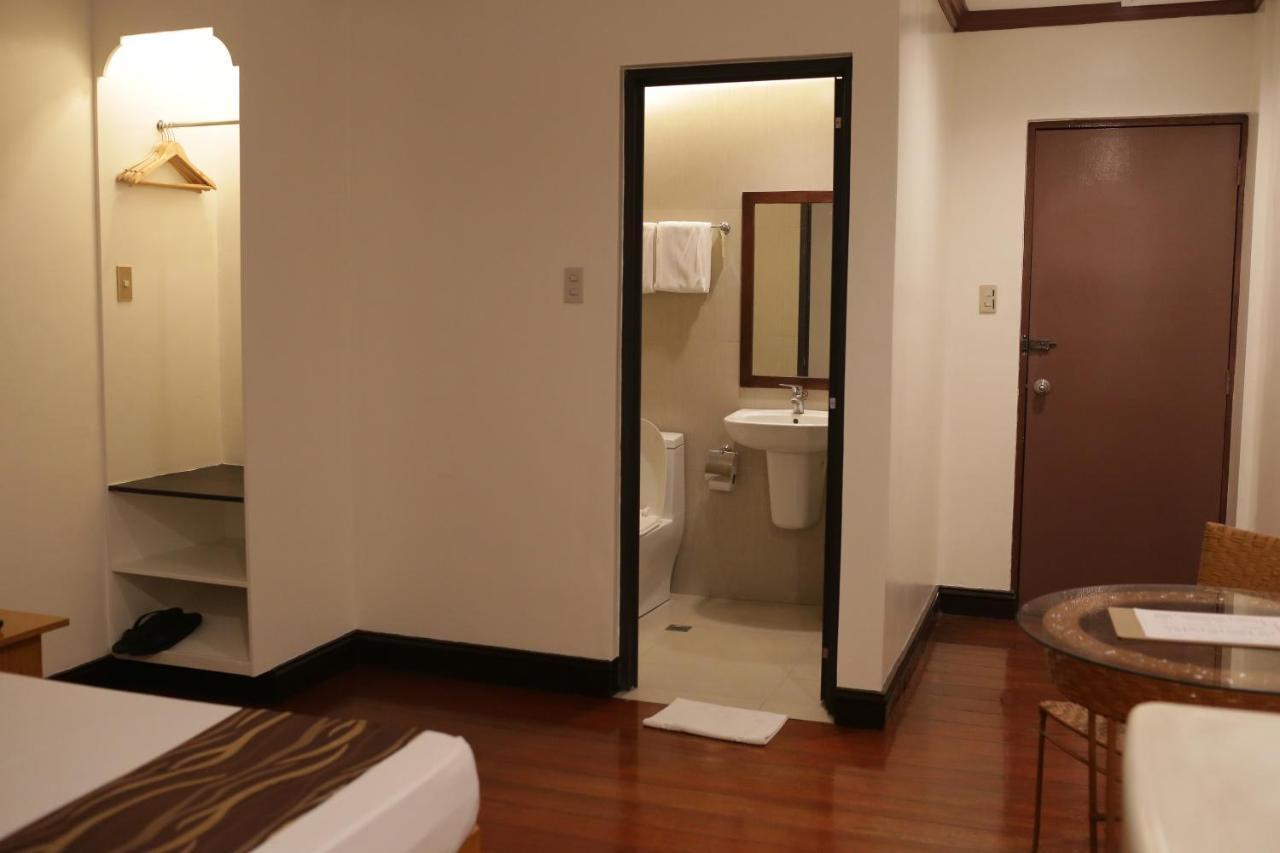 Amalfi718 Hotel Lipa City Екстериор снимка